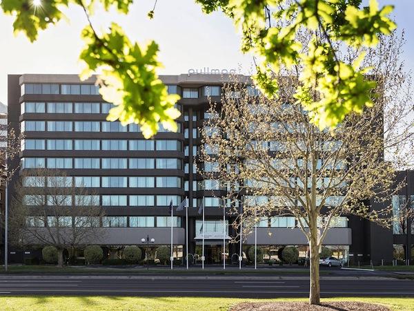 Pullman Melbourne Albert Park Hotel feature image