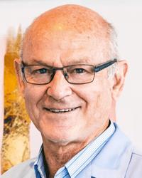 Dr Peter J Pretorius  